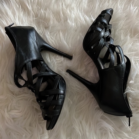 [diba] Black Zip-Up Heels - Picture 2 of 8